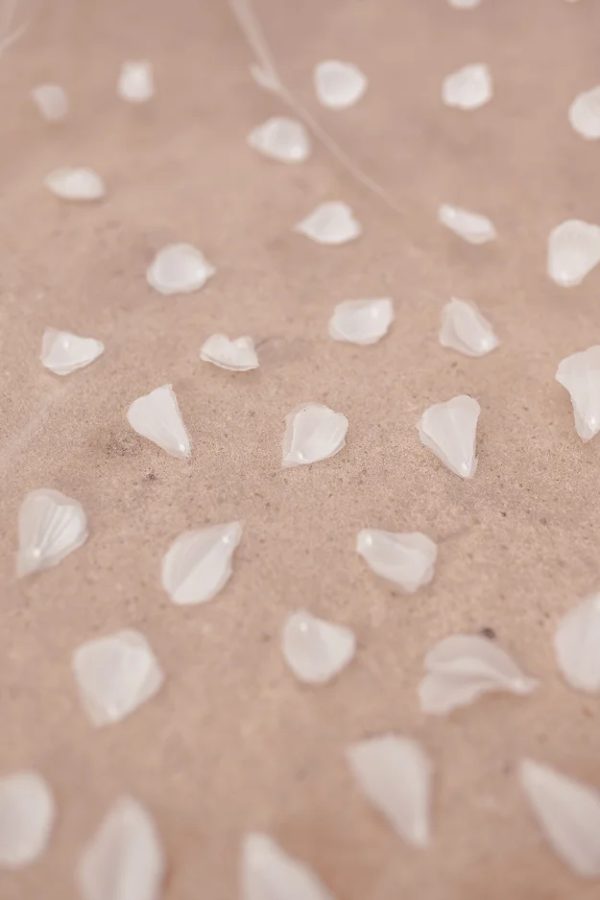 ANISA | ILLUSION PETAL VEIL - Image 3