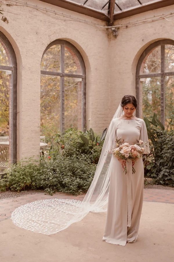 ANISA | ILLUSION PETAL VEIL - Image 5