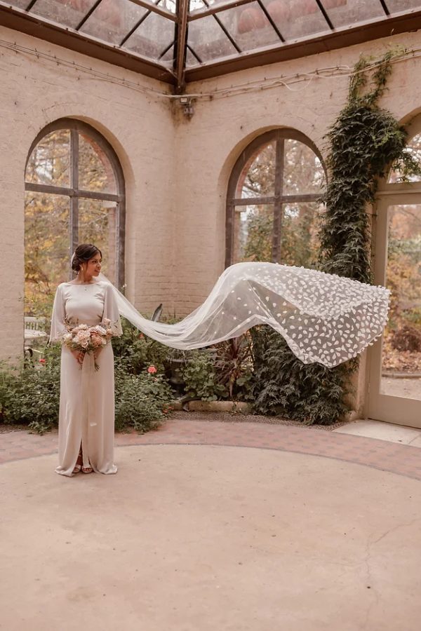 ANISA | ILLUSION PETAL VEIL - Image 2