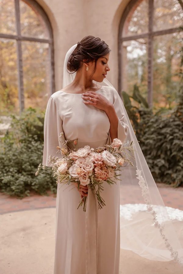 CECILIA | NARROW FLOWER LACE VEIL - Image 2