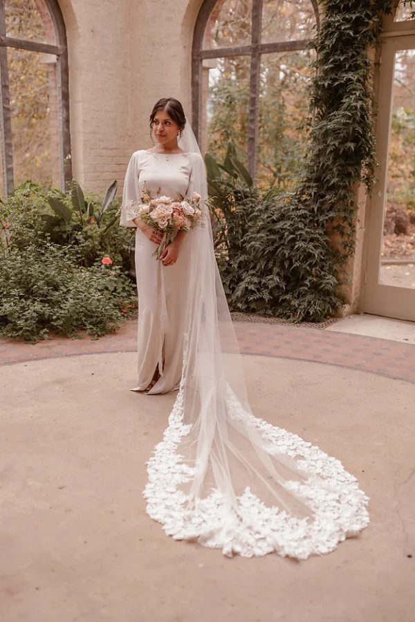 CECILIA | NARROW FLOWER LACE VEIL - Image 5