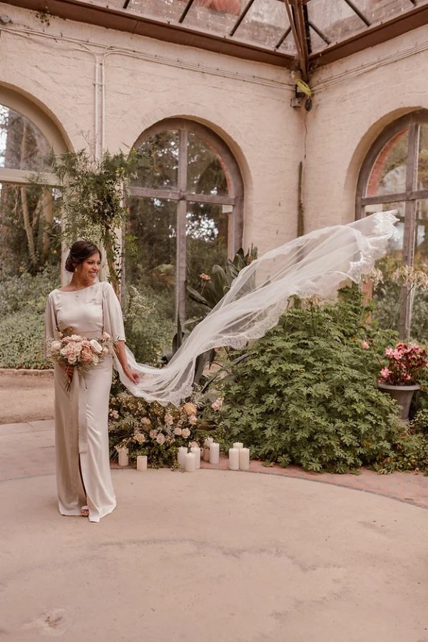 CHARLOTTE | CHANTILLY LACE VEIL - Image 2