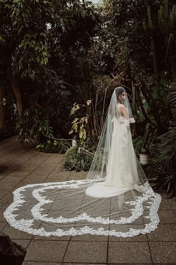 JORDANA | LACE WAVE VEIL - Image 3