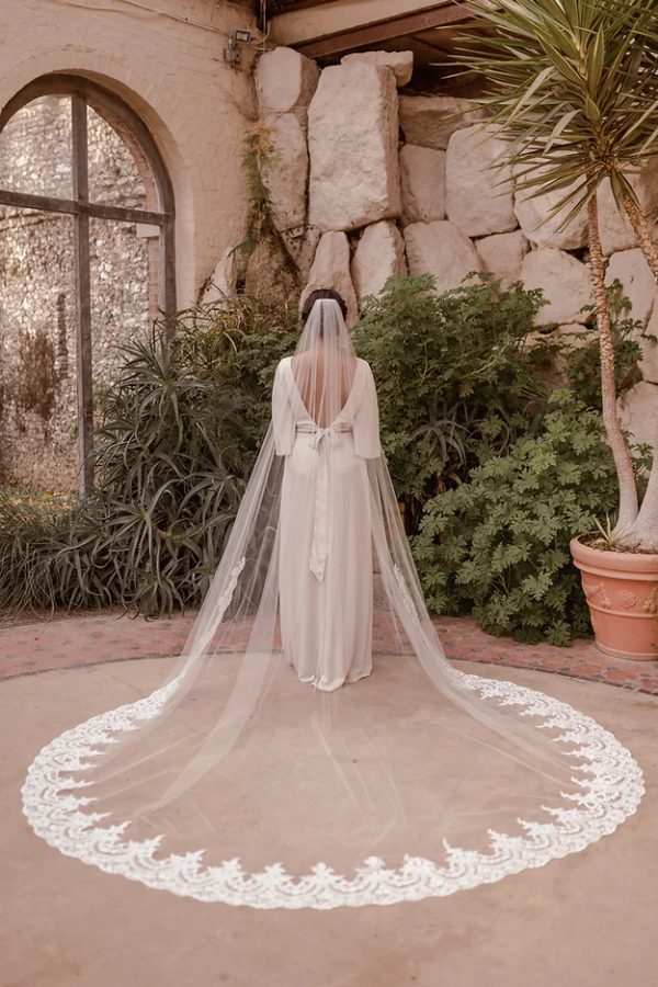 LACEY | WIDE LACE VEIL - Image 4
