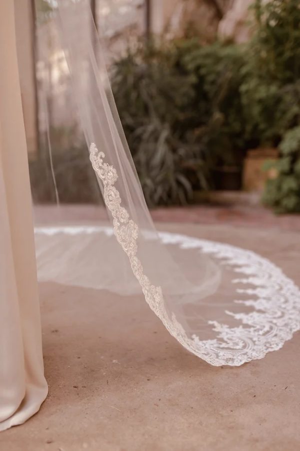 LACEY | WIDE LACE VEIL - Image 5