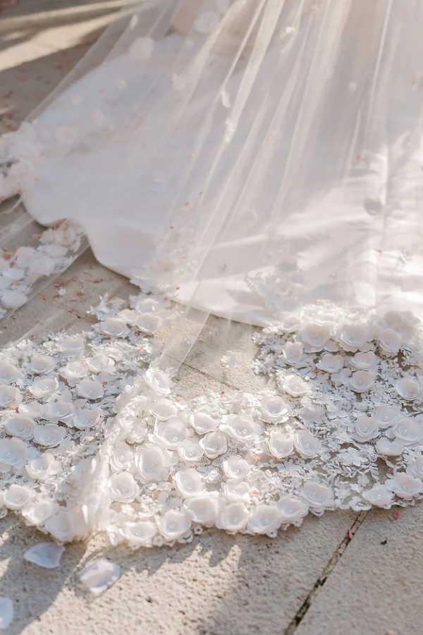 LAURA | FLOWER LACE VEIL - Image 6