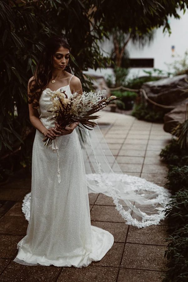 LAURA | FLOWER LACE VEIL - Image 5