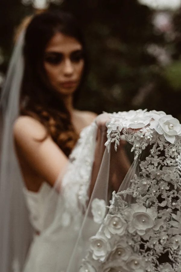 LAURA | FLOWER LACE VEIL - Image 4