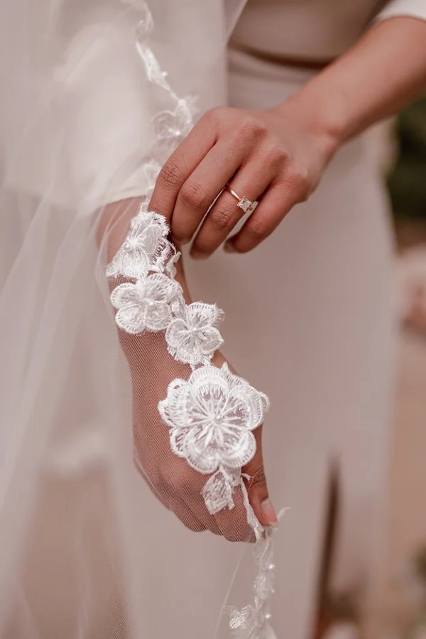 NINA | FLORAL LACE VEIL - Image 7