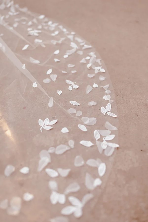 PETRA | PETAL & LEAF VEIL - Image 3
