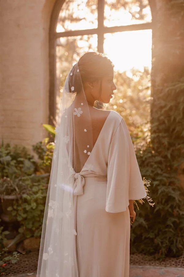 SOPHIE | DRAMATIC FLOWER VEIL - Image 2