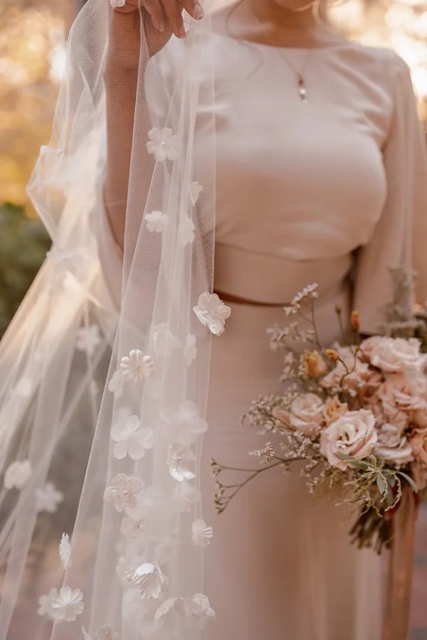 SOPHIE | DRAMATIC FLOWER VEIL - Image 6