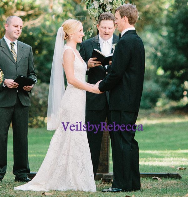 Fingertip veil with lace only at bottom,fingertip lace wedding veil, partial lace veil fingertip,fingertip veil-1 tier short lace veil V617F - Image 4