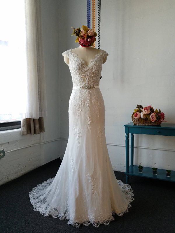 Cap Sleeves Mermaid Lace Wedding Dress,V Neck Beaded Lace Fishtail Wedding Gown, Lace Wedding Dress Wedding Gown - Image 2