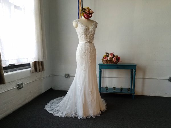 Cap Sleeves Mermaid Lace Wedding Dress,V Neck Beaded Lace Fishtail Wedding Gown, Lace Wedding Dress Wedding Gown - Image 6