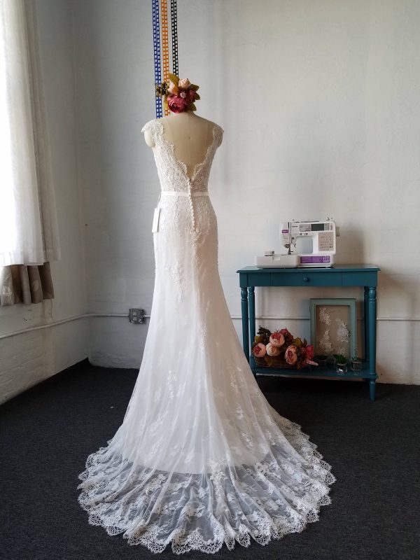 Cap Sleeves Mermaid Lace Wedding Dress,V Neck Beaded Lace Fishtail Wedding Gown, Lace Wedding Dress Wedding Gown - Image 3