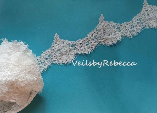 Il Fullxfull.5659405006 Bh4n.jpg 1 tier cathedral Spanish Mantilla Catholic wedding veil, 1st Communion Mantilla bridal Veil V621L - Image 9