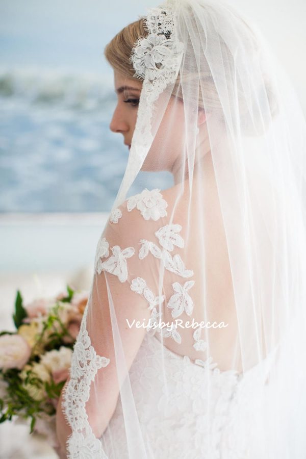 Il Fullxfull.5707458457 Rzli.jpg 1 tier cathedral Spanish Mantilla Catholic wedding veil, 1st Communion Mantilla bridal Veil V621L - Image 5
