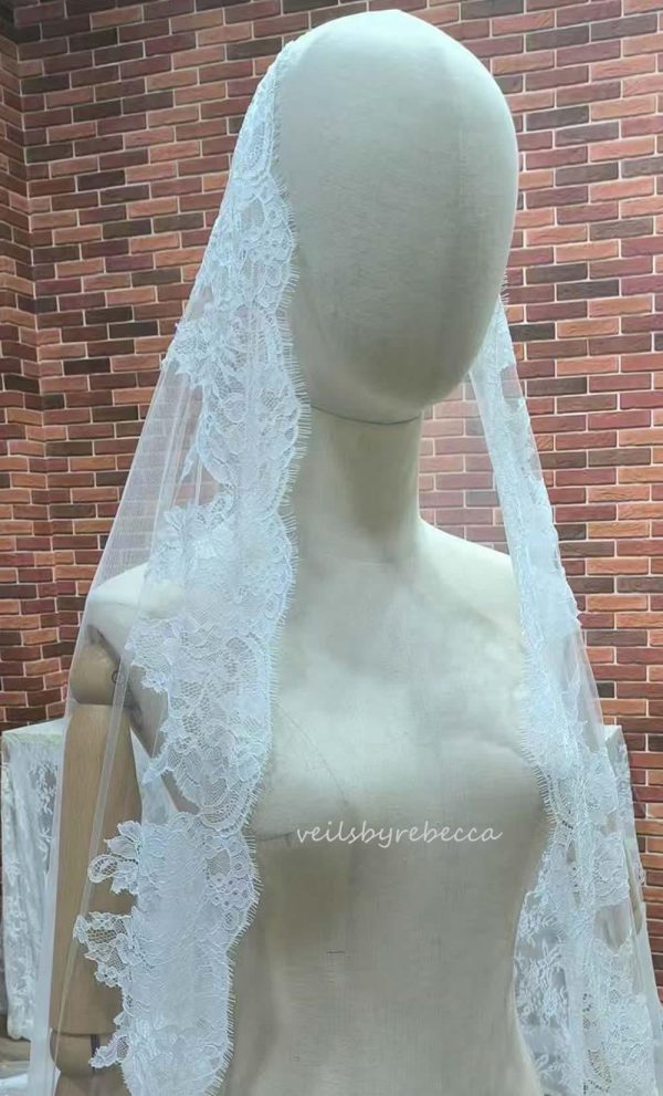1 tier Chantilly lace appliques scattered Mantilla Wedding Veil, soft tulle Spanish Chantilly Lace Mantilla royal Wedding Veil V680F - Image 3